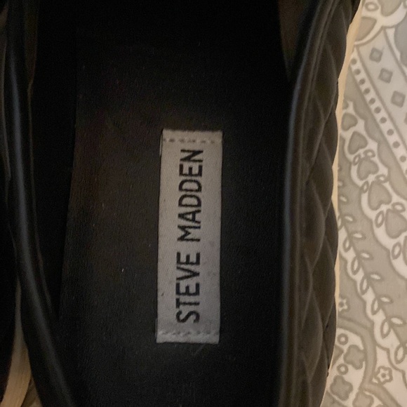 Ladies Steve Madden slip on shoes size 8 - Picture 2 of 7